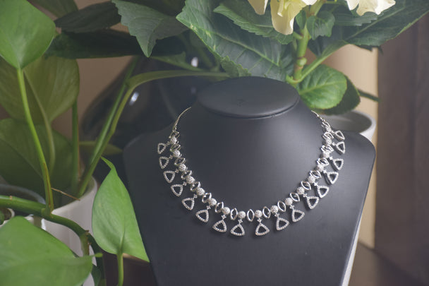 Beautiful Leaf AD Necklace Set