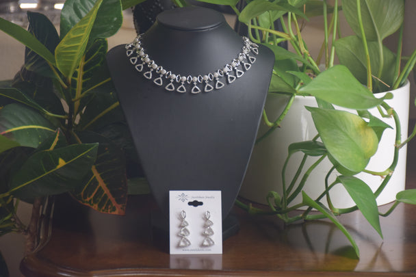 Beautiful Leaf AD Necklace Set