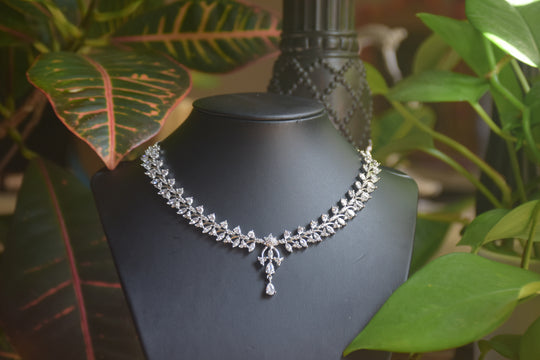 Beautiful Leaf AD Necklace Set