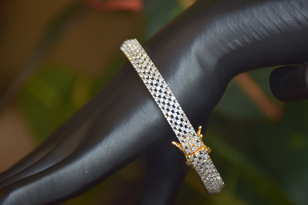 Exquisite Openable Diamond Bangle Set
