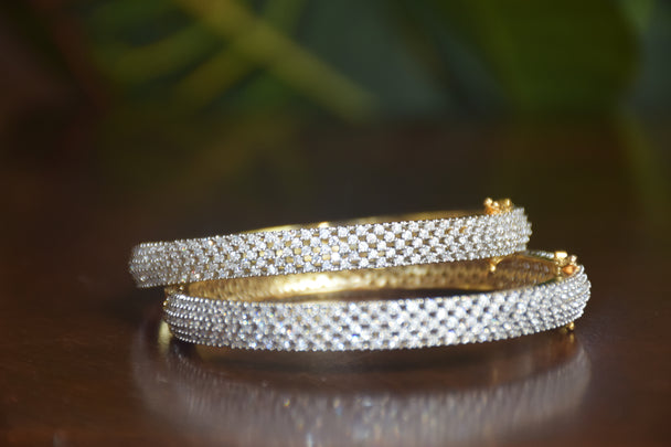 Exquisite Openable Diamond Bangle Set