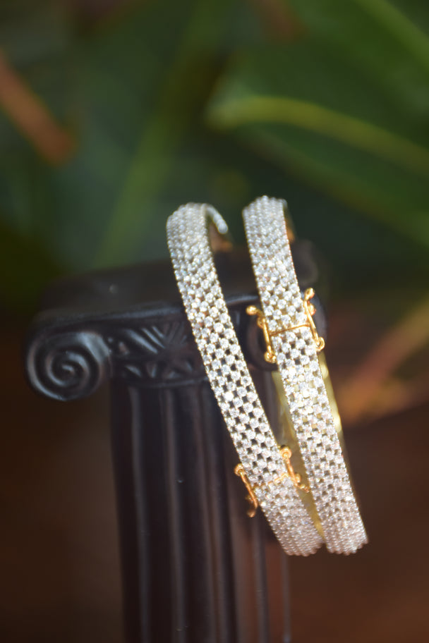 Exquisite Openable Diamond Bangle Set